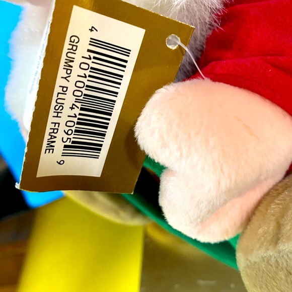 DISNEY STORE NWT 90’s SNOW WHITE AND THE SEVEN DWARFS GRUMPY PHOTO FRAME PLUSH - Picture 11 of 11